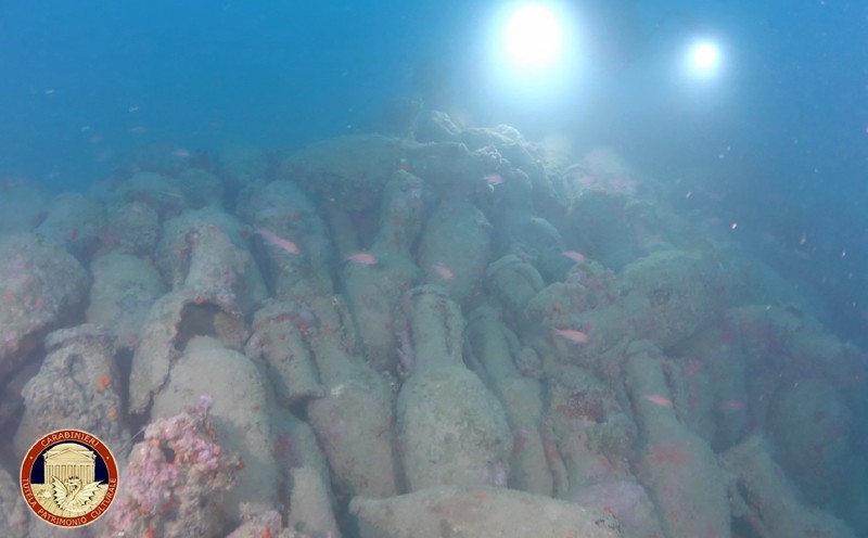 Roman wreck carrying hundreds of amphorae found off Sicily