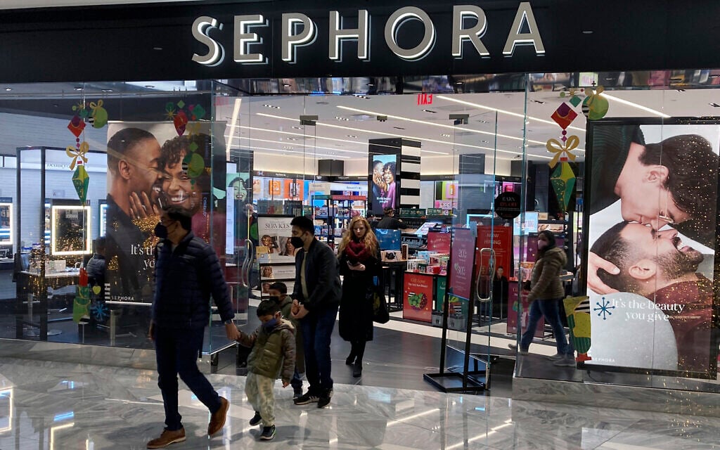 Beauty giant Sephora to open stores in Israel this month, with limited product range