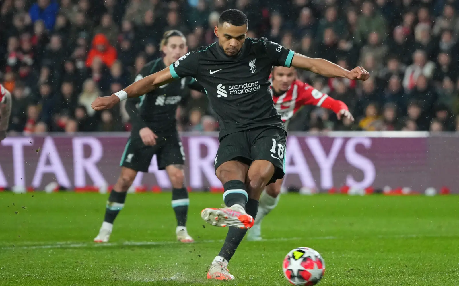 Van Dijk wants Gakpo to stay at Liverpool amid Man City interest