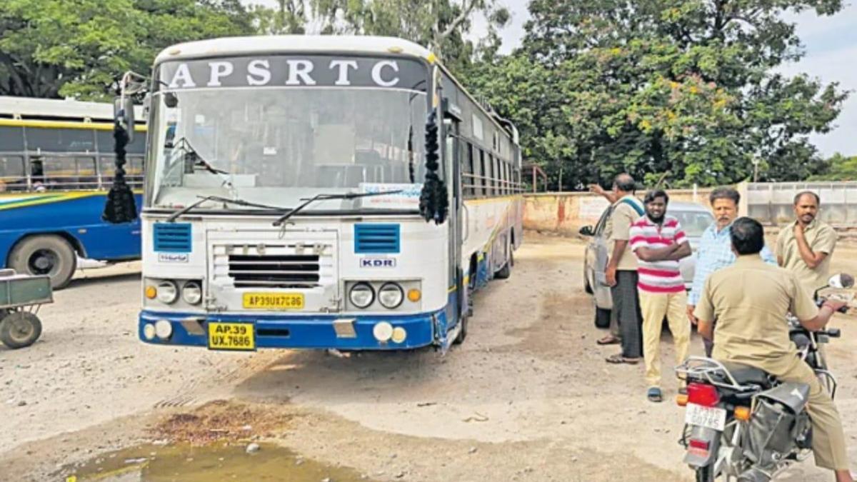 Drunk man steals APSRTC bus, drives 80 km before arrest