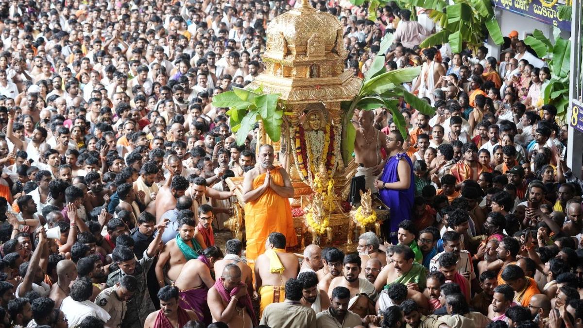 Madhyaradhana celebrated in Mantralayam