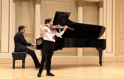12-year-old Kumamoto violinist performs at New York’s Carnegie Hall