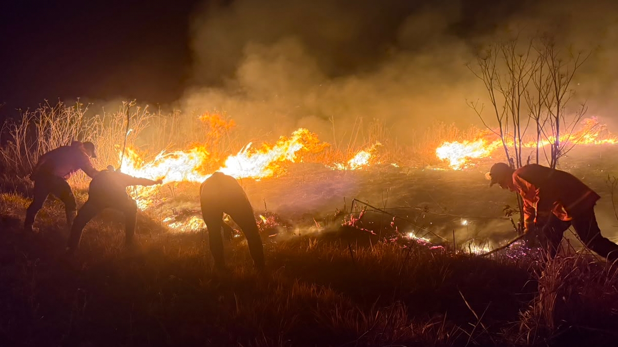 Wildfire in Indonesian national park grows