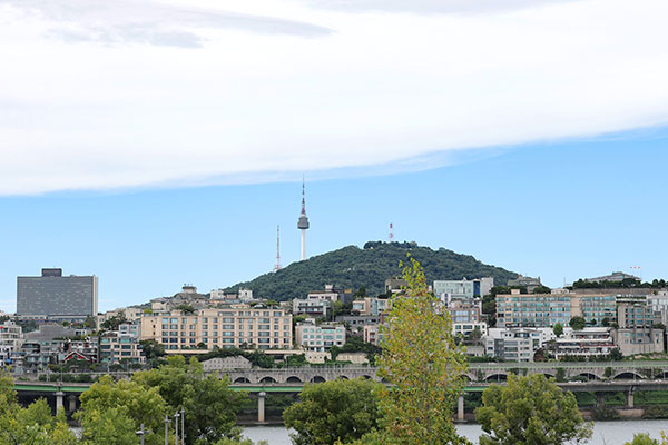 Heat Wave Starts to Ease, and Tropical Nights End in Seoul