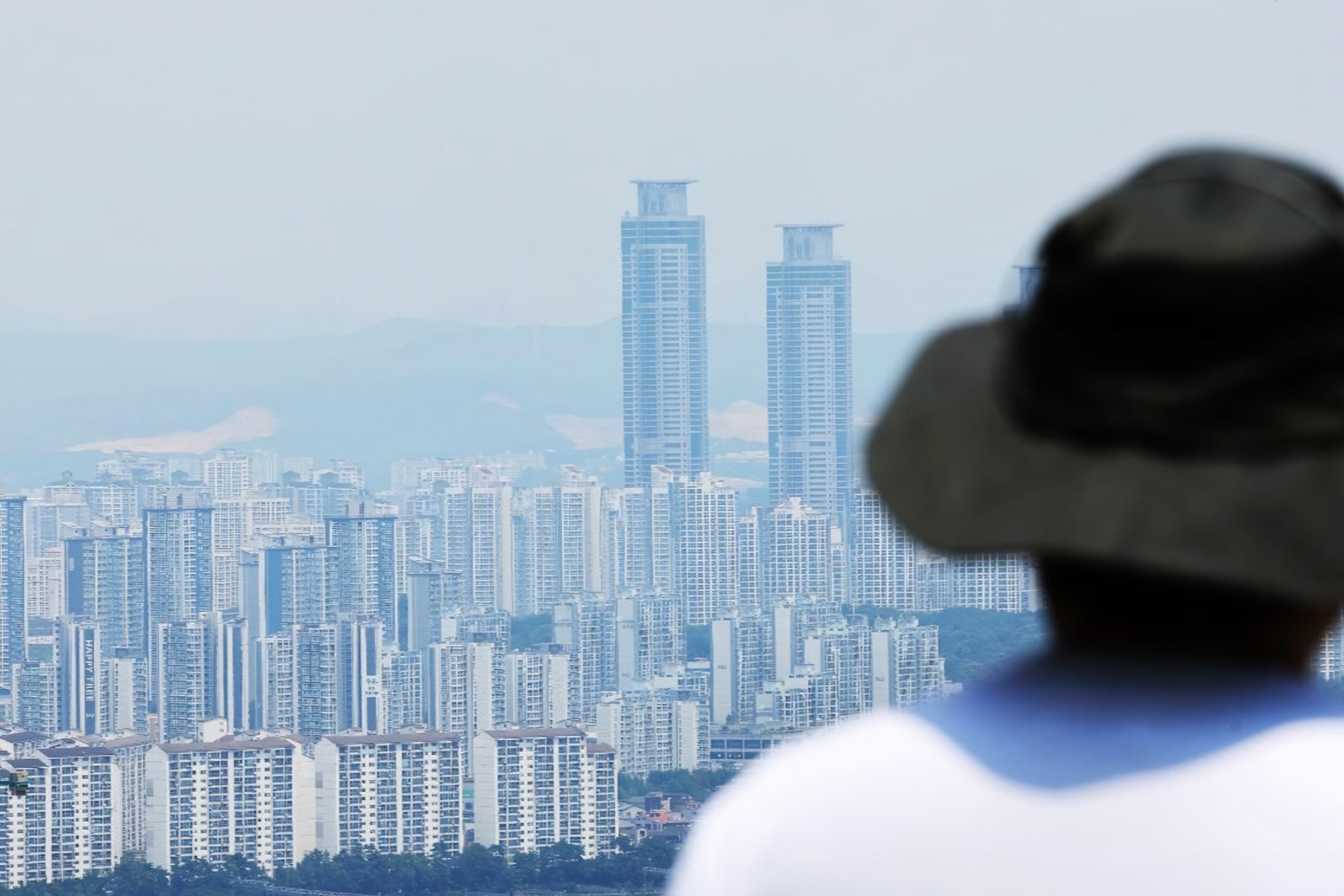 Gyeonggi Province calls for 'jeonse' fraud aid to cover foreign victims