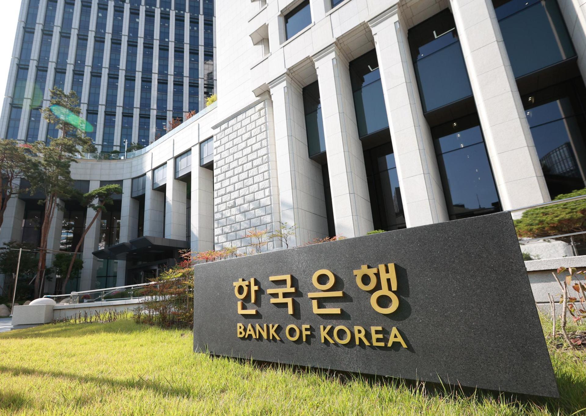 BOK's collateral policy criticized for favoring high-carbon assets