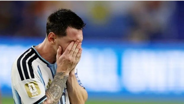 Lionel Messi bids farewell to father Jorge in private Rosario ceremony