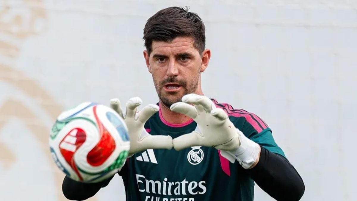 Courtois praises Mourinho, vows trophy-winning season with Real Madrid