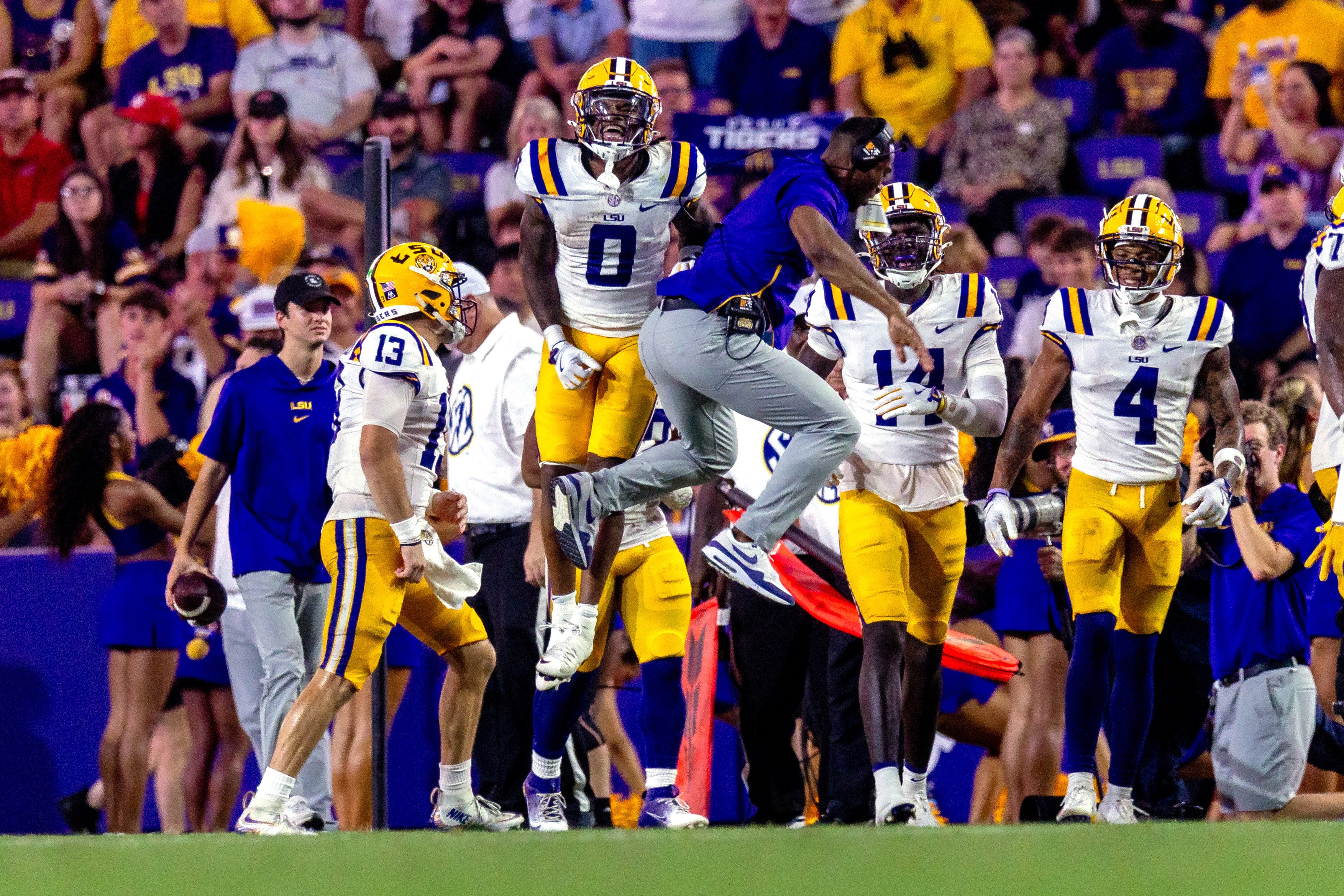 Former LSU Tiger Zavion Thomas has highlight night in NFL