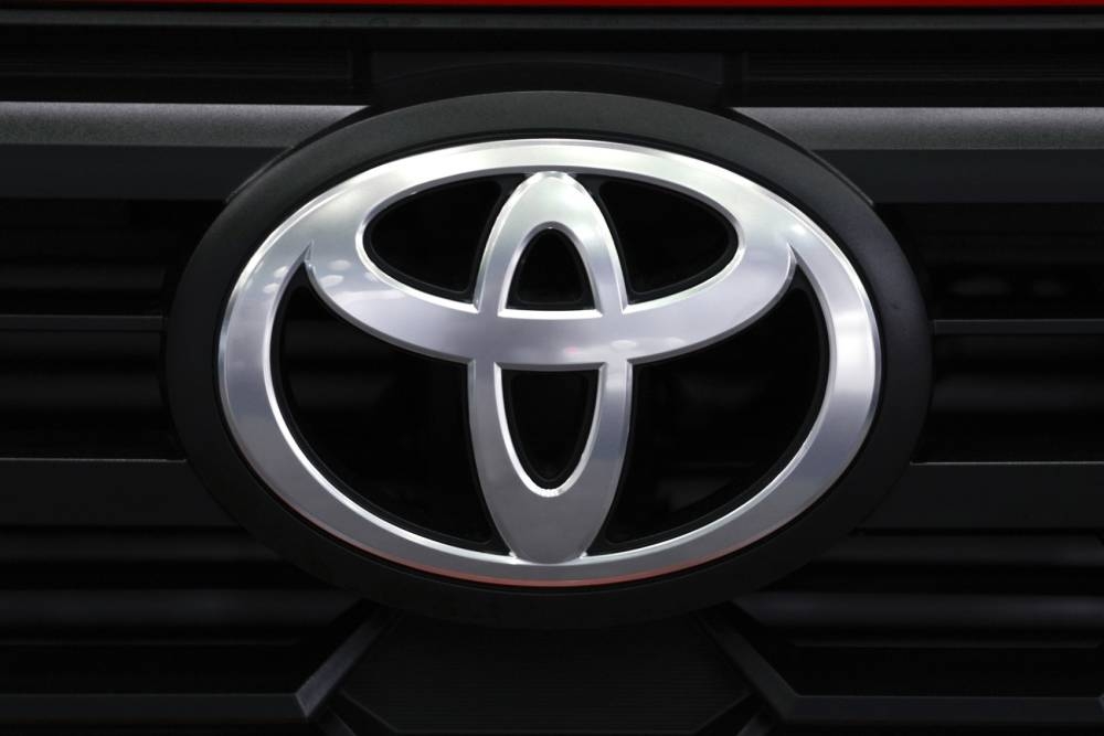 Toyota global sales fall as China demand weakens