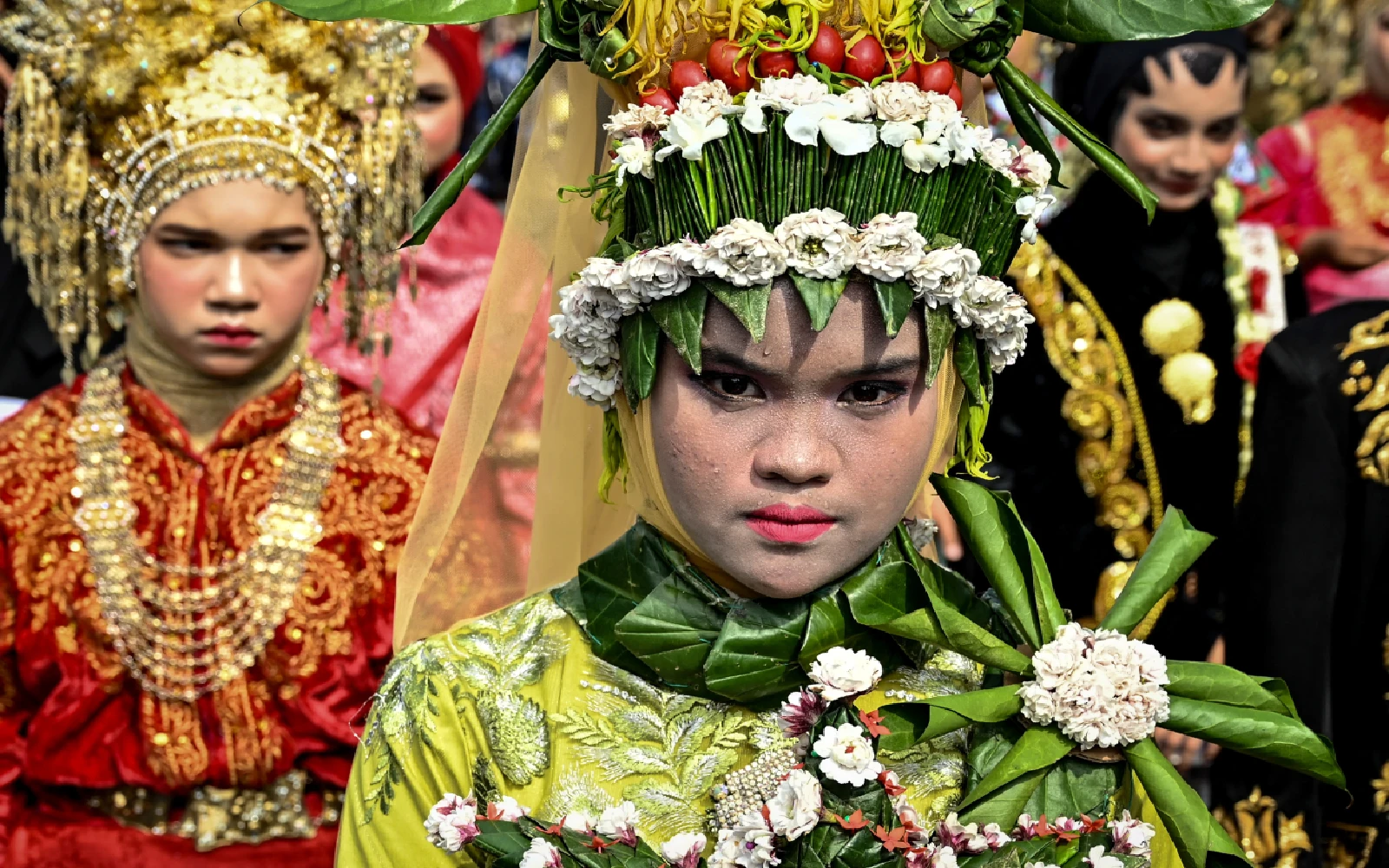 Indonesia’s clerics warn against men in dresses for Independence festivities