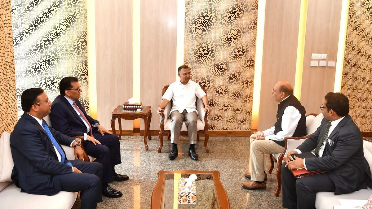Amid Sheikh Hasina Row, Indian Envoy Dinesh Trivedi Meets Bangladesh PM Tarique Rahman As Dhaka-New Delhi Ties Face Fresh Strain | Video