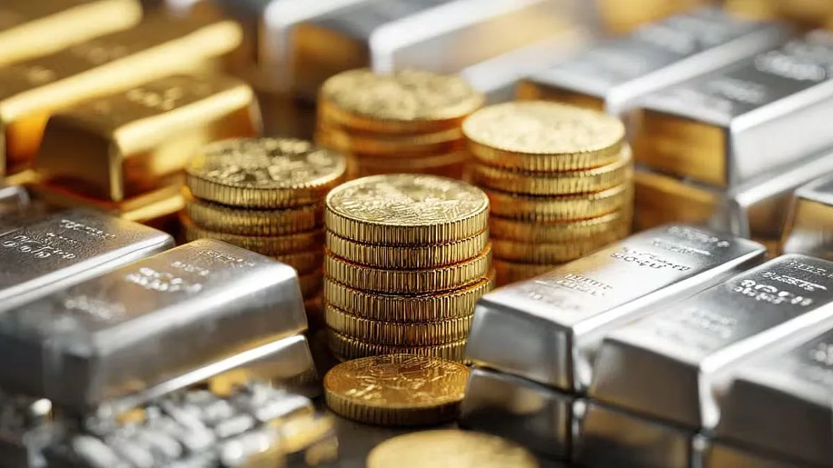 Gold Surges Towards ₹1.53 Lakh, Silver Hits ₹2.35 Lakh On MCX As Festive Demand, Global Cues Lift Prices