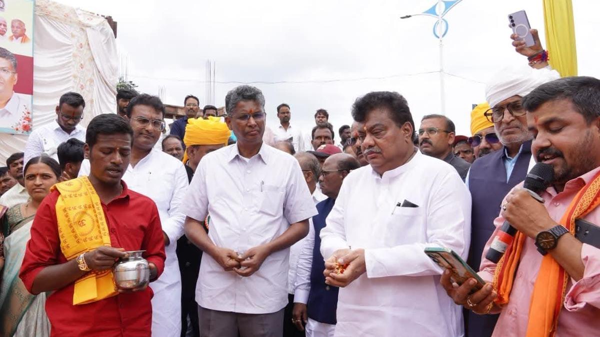 We cannot copy Andhra Pradesh’s methods to invite investment, says Minister