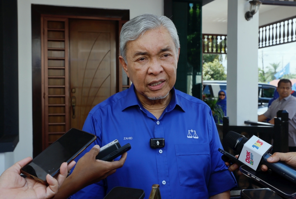 BN Melaka free to negotiate, Zahid confirms Ab Rauf empowered to lead coalition seat talks