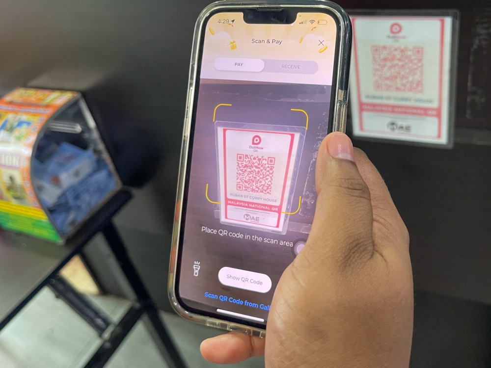 The death of plastic? E-wallets now displacing credit and debit cards across Malaysia