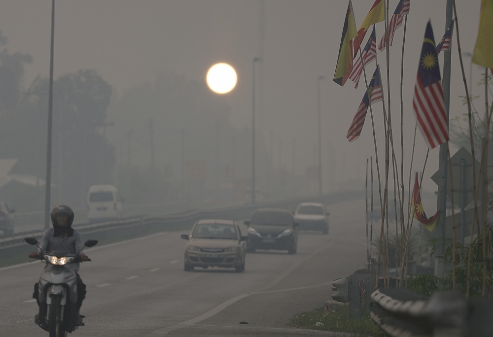 Serian API nears 500 as four Sarawak areas hit hazardous levels