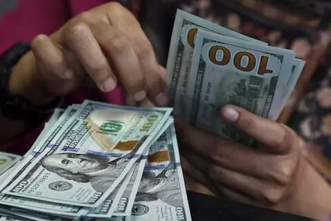 Dollar near two-week high as Warsh boosts rate-hike bets; yen slips past 160