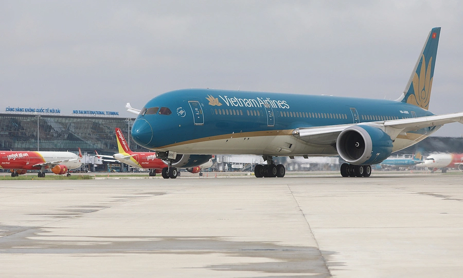Vietnam airfares to Singapore, Thailand plummet