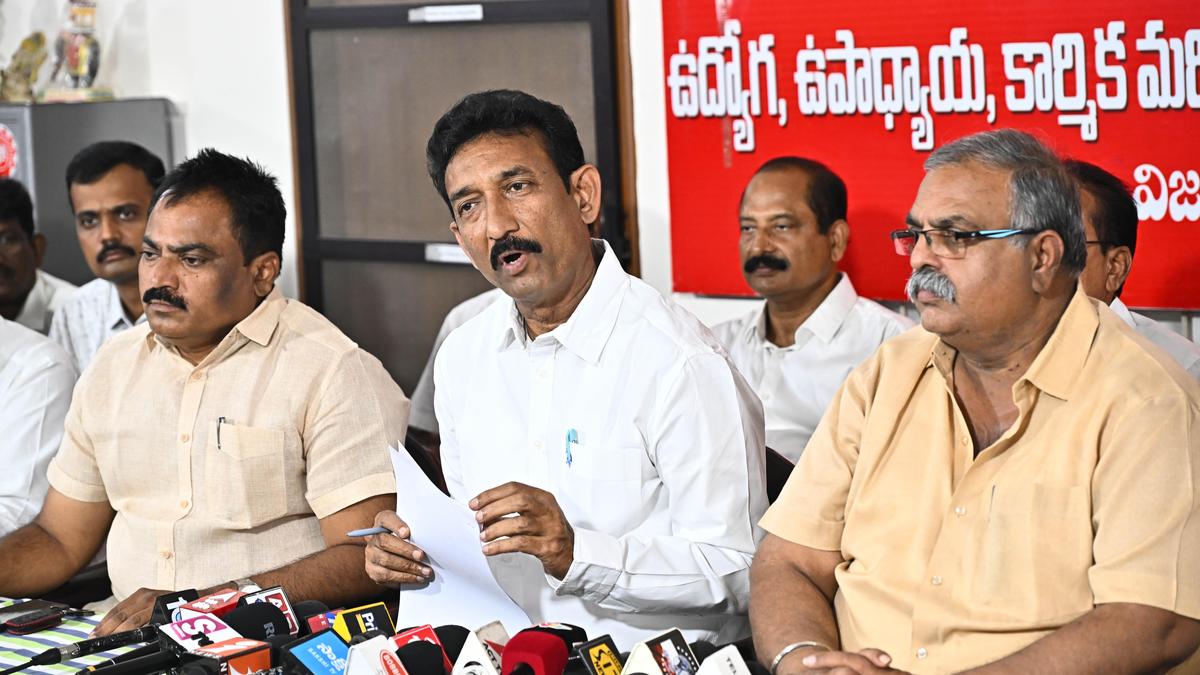 AP JAC seeks immediate talks on PRC, DA dues; State-level meeting on September 5