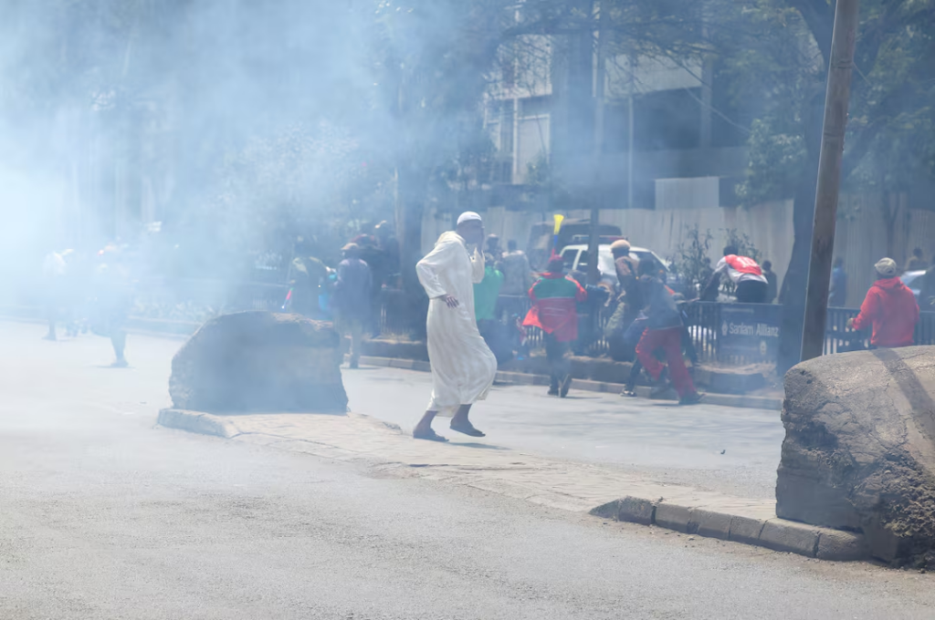 Kenya police fire tear gas to disperse traders protesting import duty hike