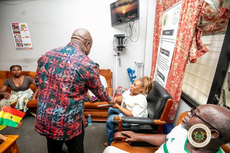 Volta Regional Minister donates GH₵10,000, rice to support Wheelchair Basketball Championship
