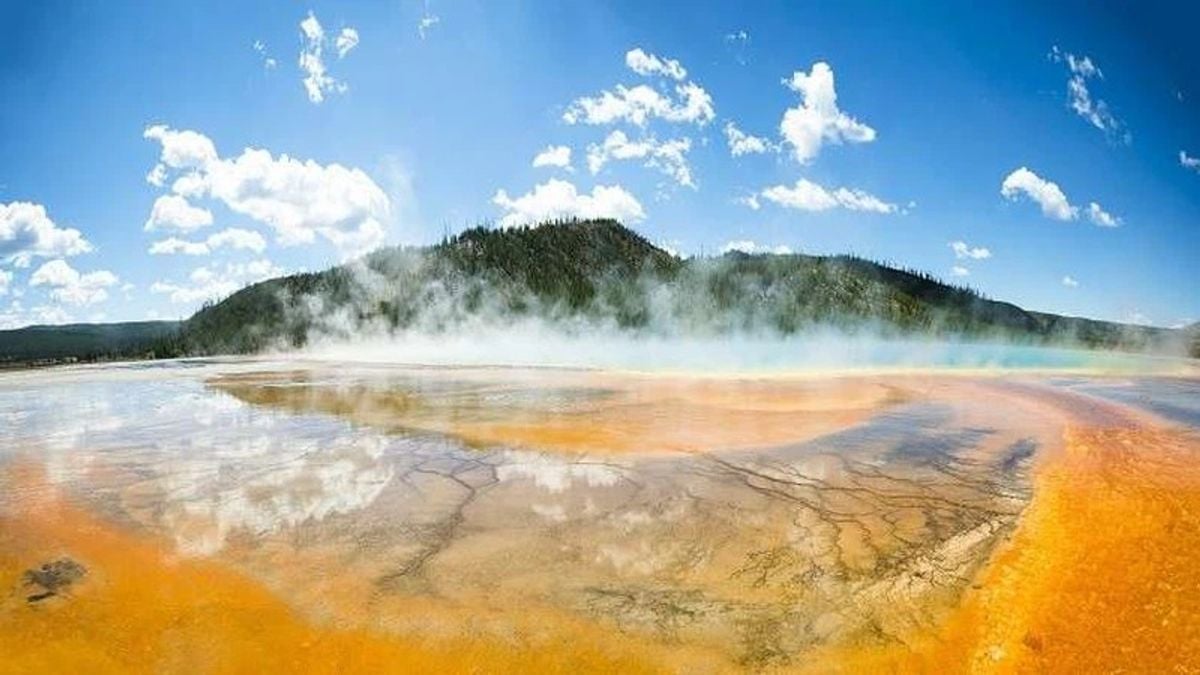 Yellowstone supervolcano eruption could trigger global famine, climate scientist warns