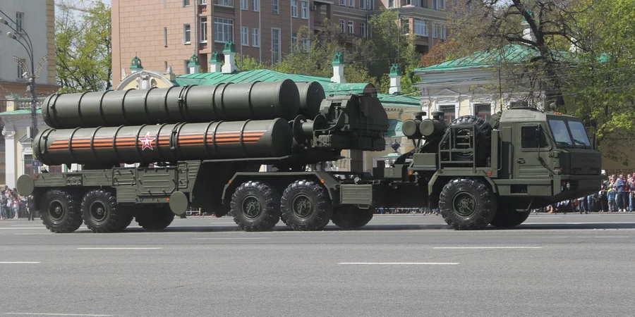 Group 13 special unit destroys two Russian S-400 missile launchers – video