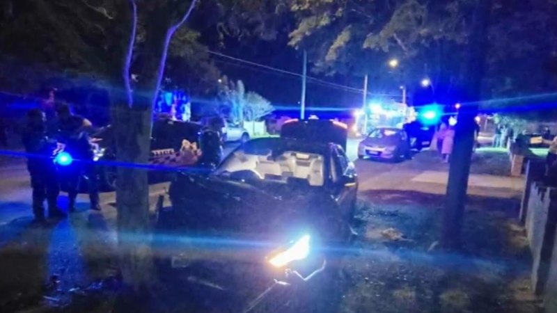 ‘Good Samaritans’ allegedly steal man’s car on the Gold Coast