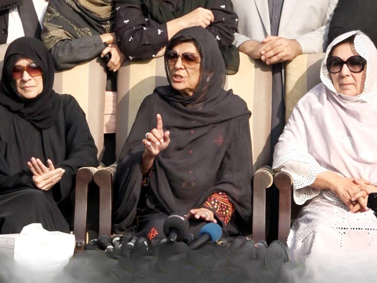 SC rejects second plea for early hearing of Imran’s hospital transfer contempt case