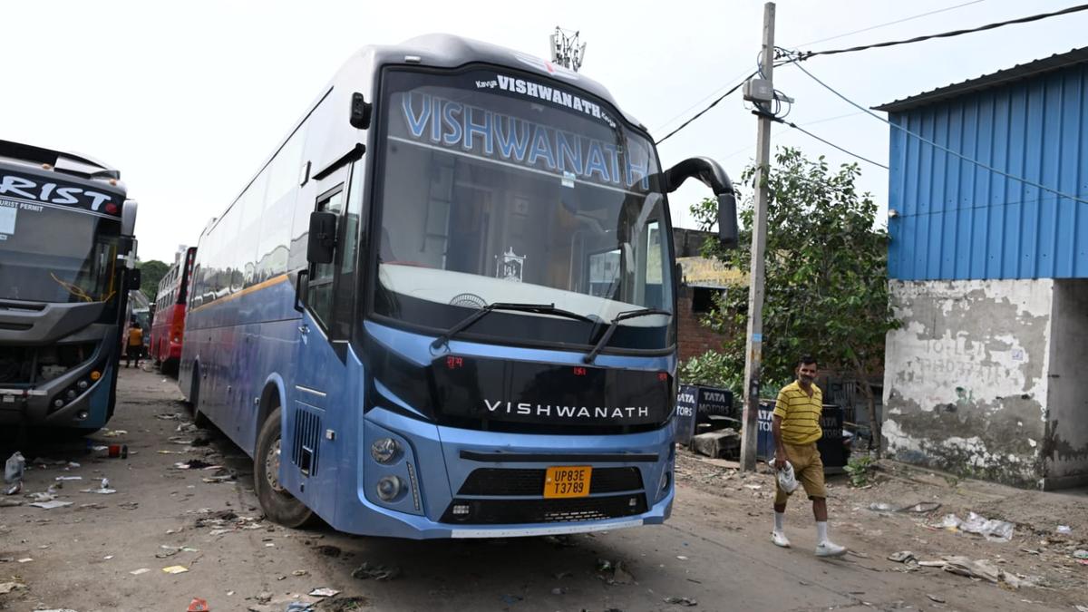 Minor girl gang raped inside moving bus on Noida-Delhi journey
