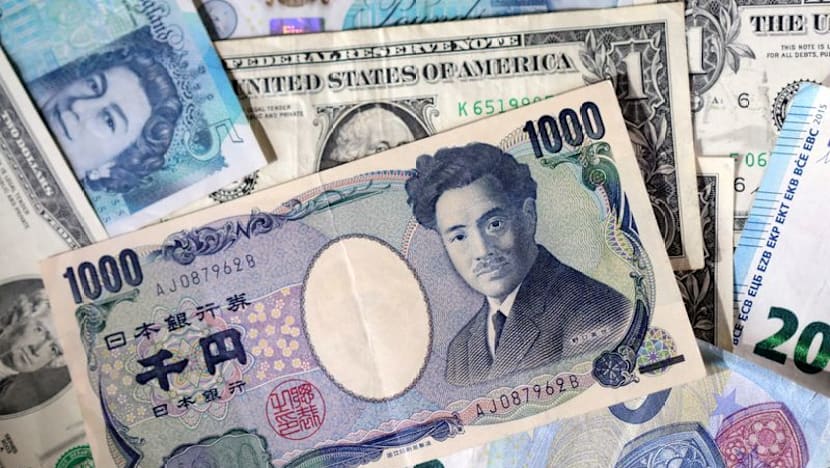 Dollar slips ahead of US jobs data