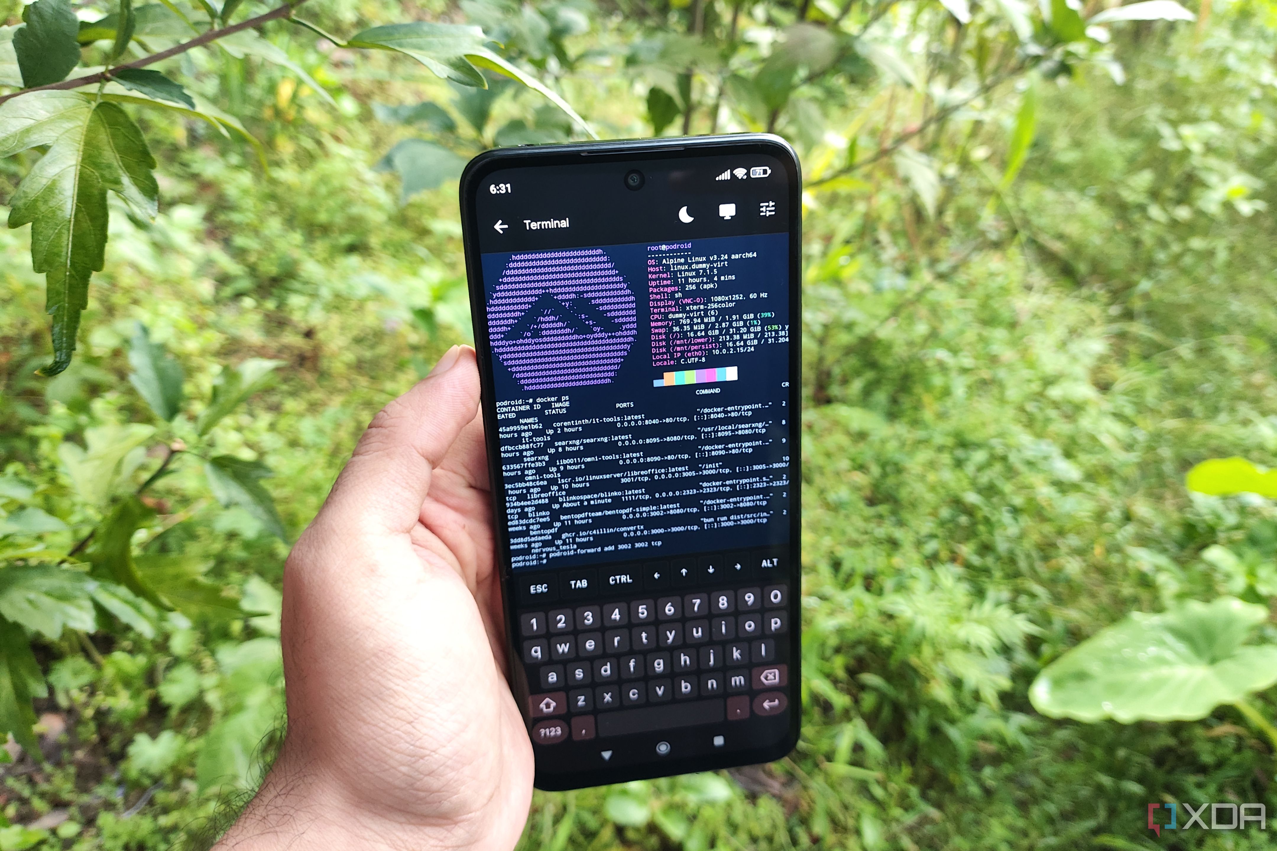 4 Docker containers I run on my old Android phone