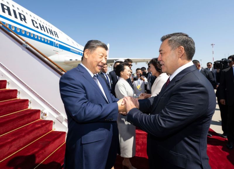Xi kicks off state visit to Kyrgyzstan, hailing “golden period” of cooperation