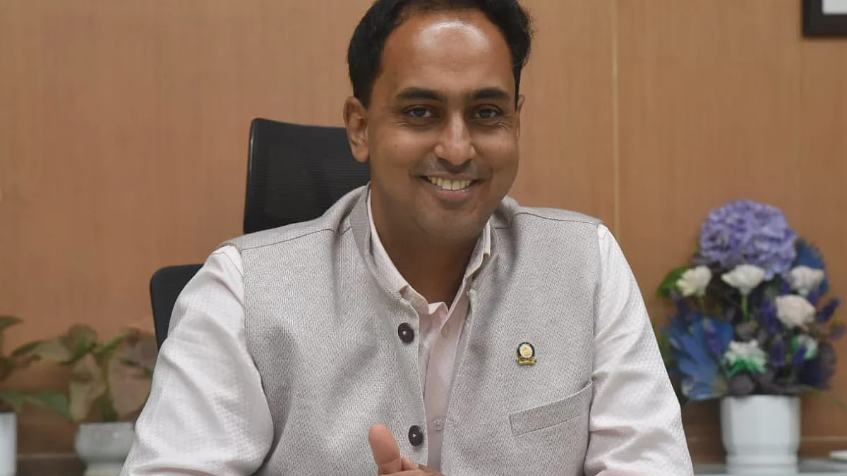 Nashik: District Collector Ayush Prasad Felicitates 60 Children Benefited By Free Government Health Schemes