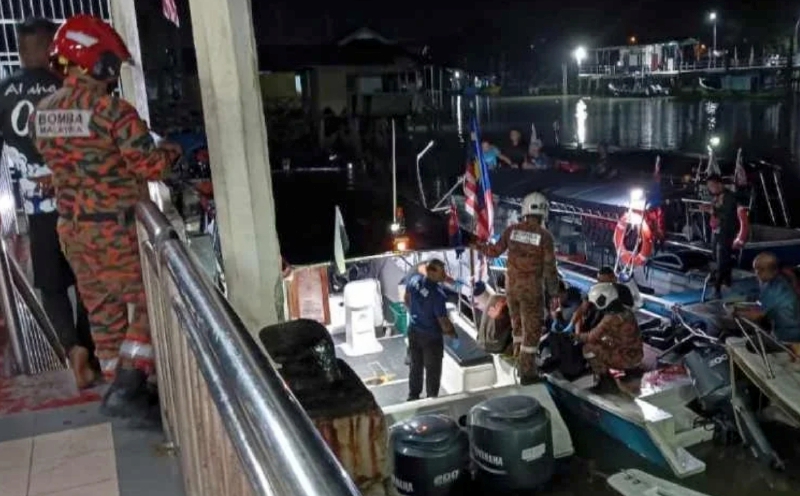 Two killed, four injured in Mersing boat collision