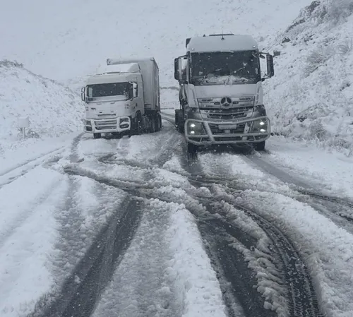 KZN shuts major route as heavy snowfall strands communities
