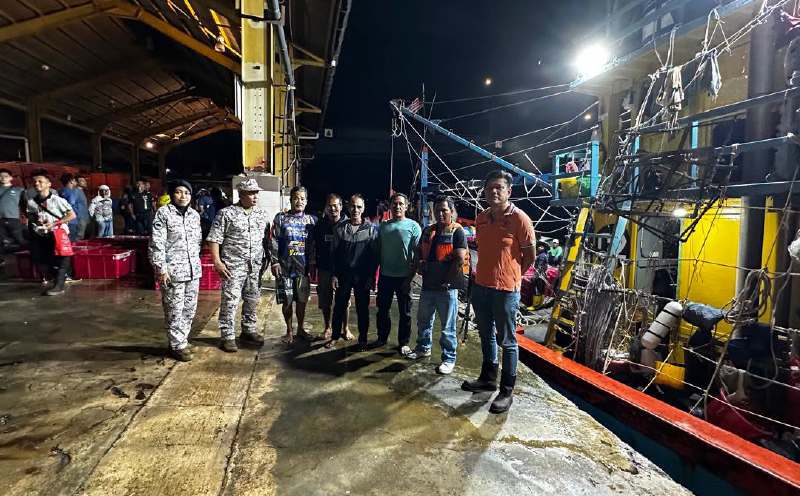4 Indonesian fishermen rescued after vessel sinks in Malaysian waters