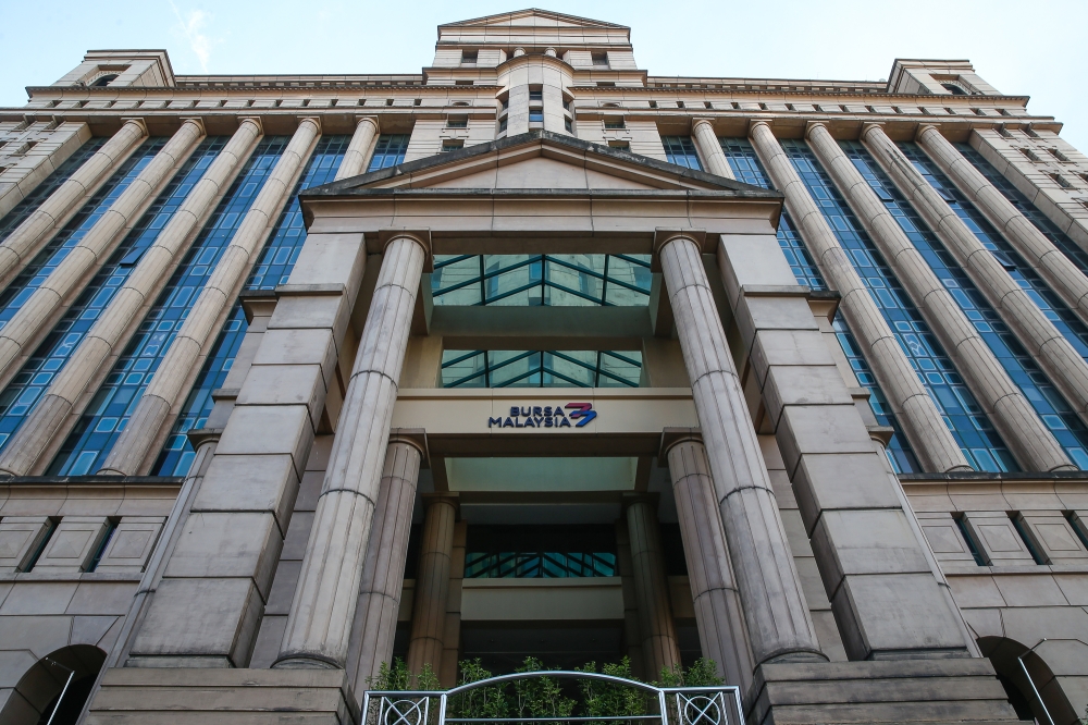 Bursa Malaysia ends marginally lower as investors stay on sidelines