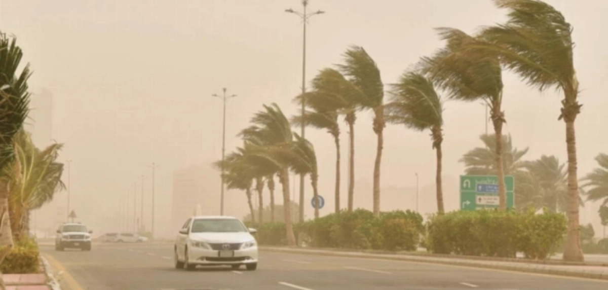 Dust-stirring winds, high waves forecast along Saudi Arabia’s western coast