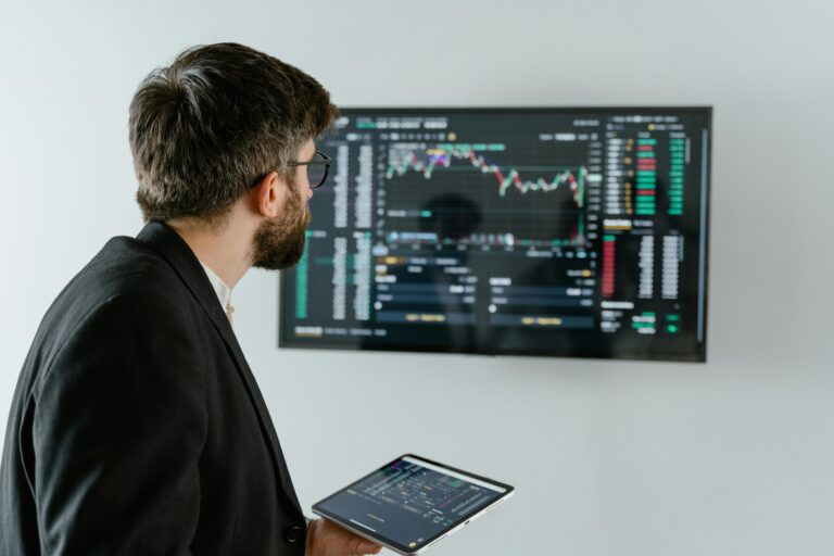 Abercrombie (ANF) Jumps 32% This Week, Hedge Funds Cut Positions
