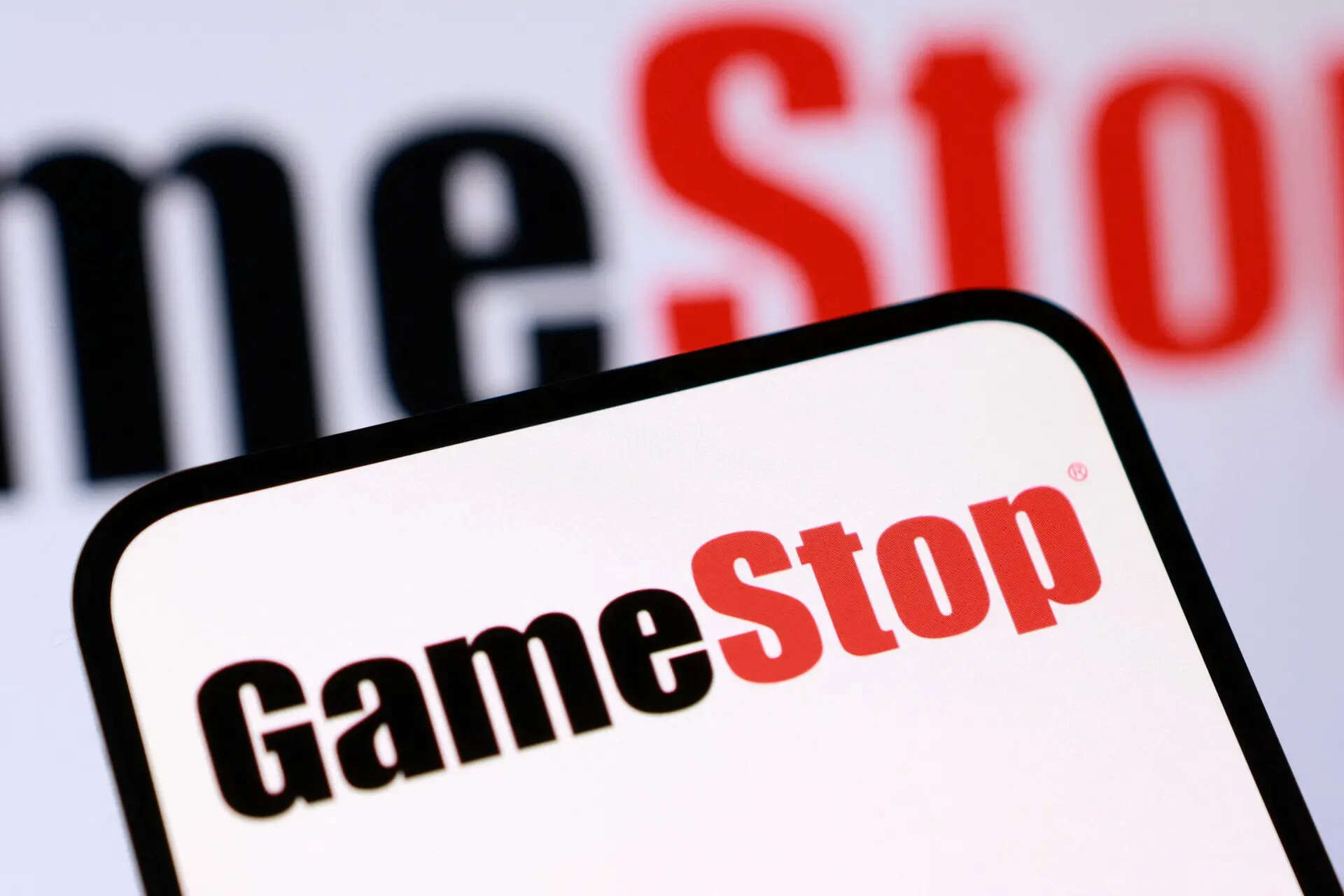 GameStop weighing withdrawal of eBay bid: Bloomberg News
