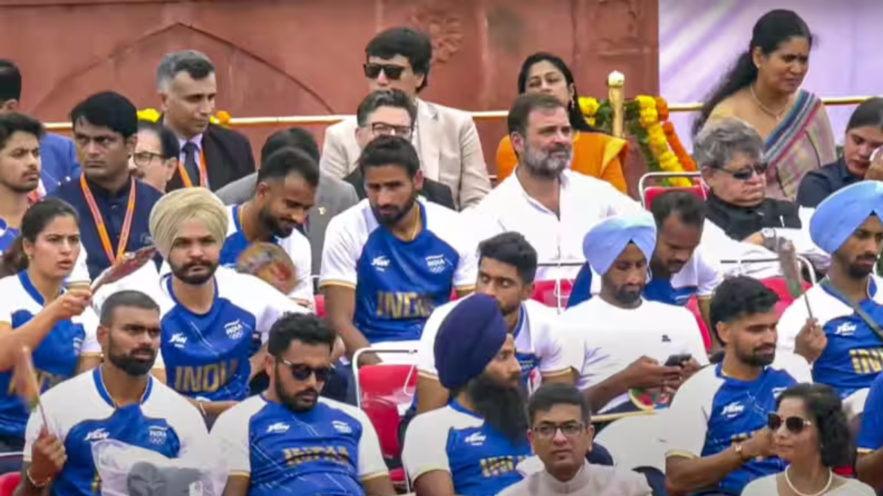 After Rahul's 'fifth row' seat last year, govt says LoP to sit after ministers on I-Day