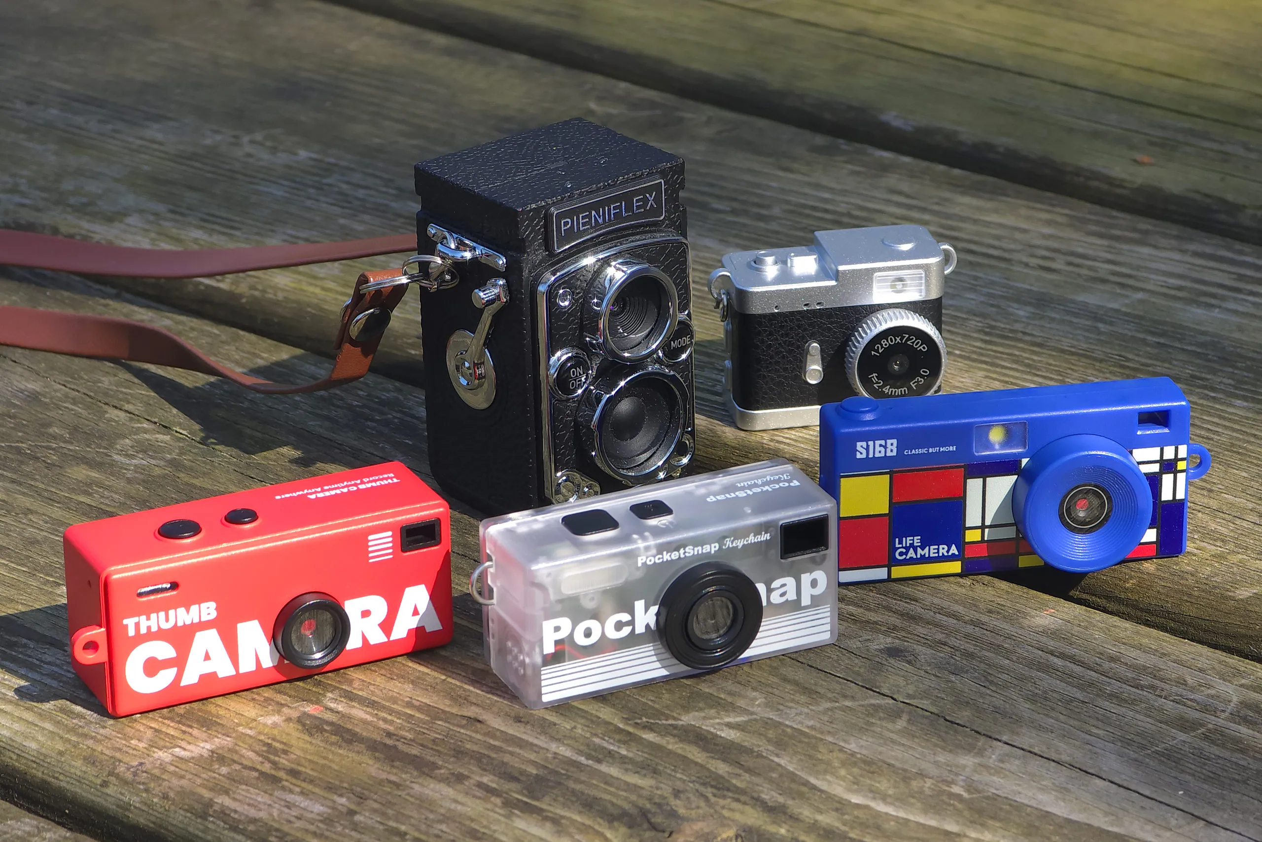 Best keychain toy camera? I try four cheap digital toy cameras, so you don’t have to!