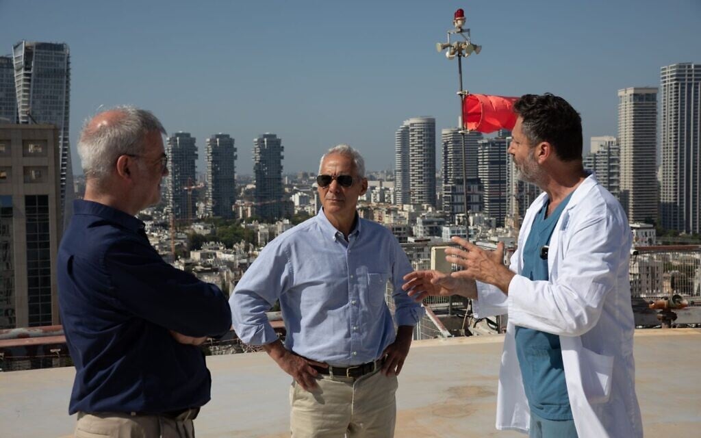 Rahm Emmanuel gives $550K to program training Palestinian doctors at Israeli hospital