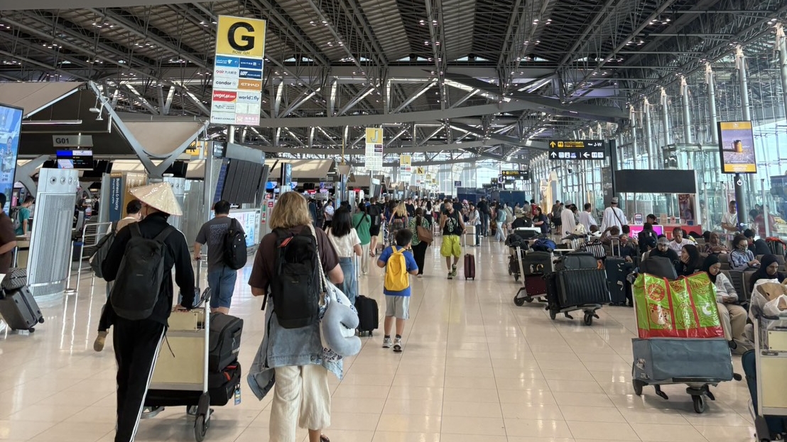 Suvarnabhumi says food prices are controlled, doughnut + Coke set just 50 baht