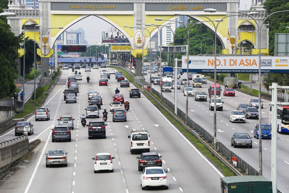 Not a ‘fast lane’: Miros tells Malaysian motorists to keep left, overtake right