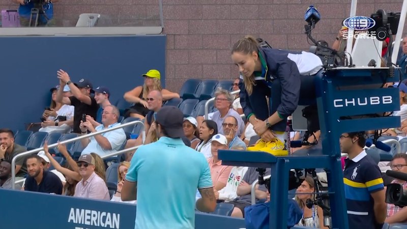 Crowd blows up as Berrettini stops play