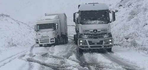South Africa faces extreme weather: Major routes closed due to snow and ice
