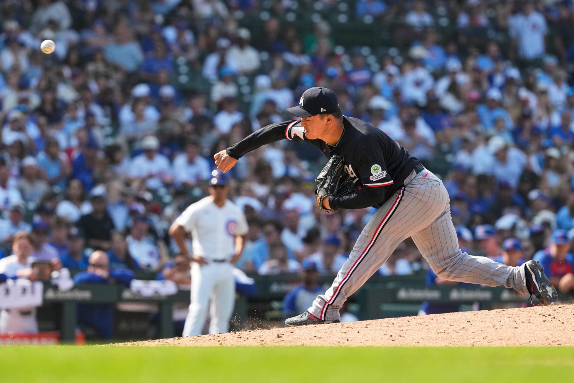 Pitcher Go Woo-suk becomes free agent with possible reunion with ex-KBO team looming